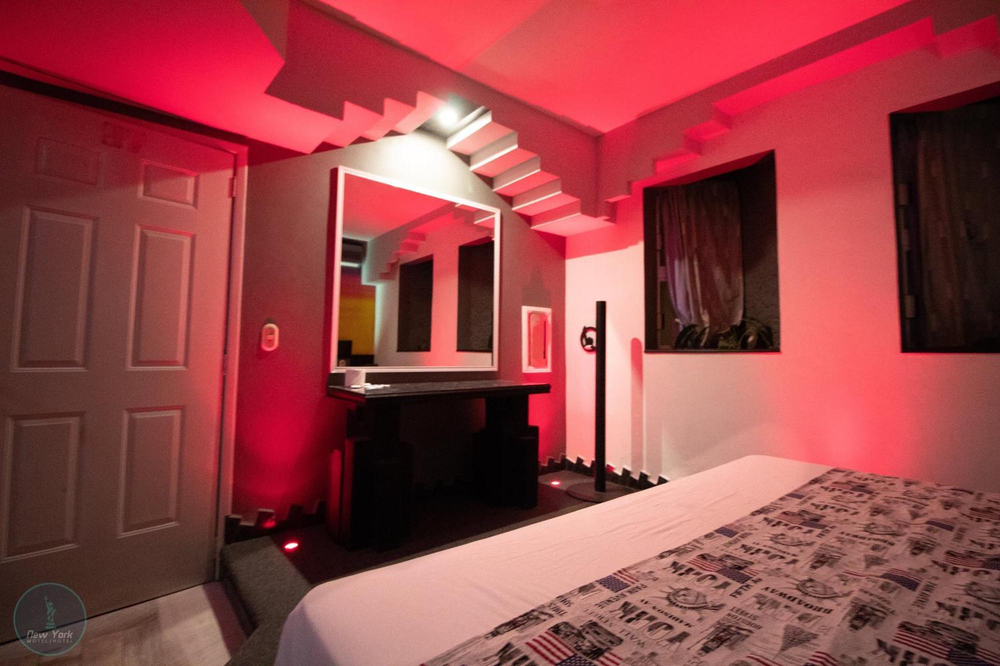 New York Hotel/Motel Orizaba  Exterior photo